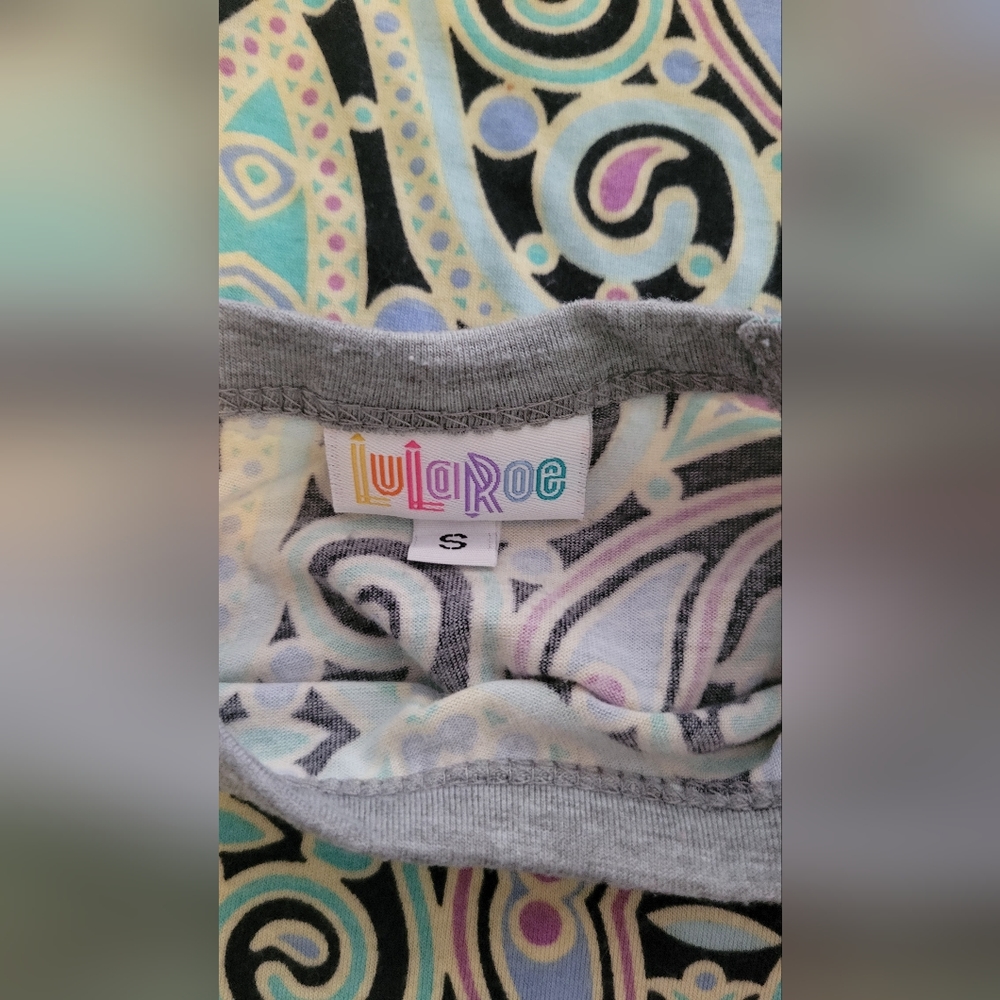 *LAST CHANCE* LULAROE TEE